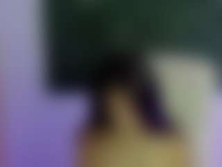 Brunettee-1's Live Sex Cam Show