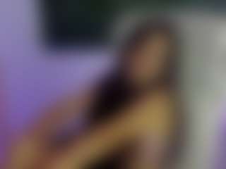 Brunettee-1's Live Sex Cam Show