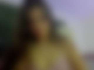 Brunettee-1's Live Sex Cam Show