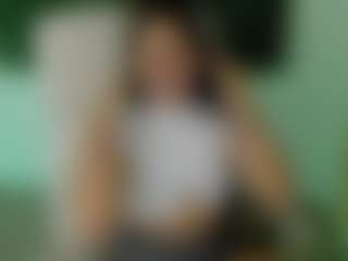 Brunettee-1's Live Sex Cam Show