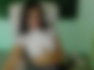 Brunettee-1's Live Sex Cam Show