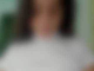 Brunettee-1's Live Sex Cam Show