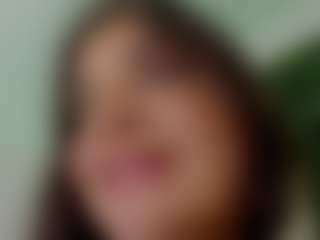 Brunettee-1's Live Sex Cam Show