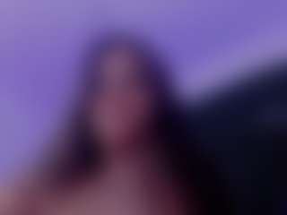 Brunettee-1's Live Sex Cam Show