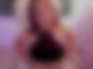 Brunettee-1's Live Sex Cam Show