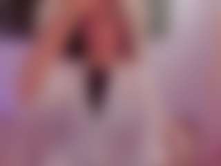 Brunettee-1's Live Sex Cam Show