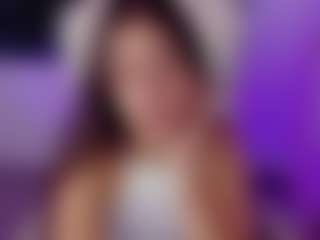 Brunettee-1's Live Sex Cam Show