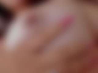 Brunettee-1's Live Sex Cam Show