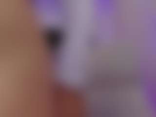 Brunettee-1's Live Sex Cam Show