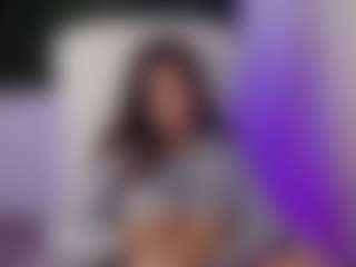 Brunettee-1's Live Sex Cam Show