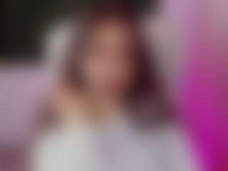 Brunettee-1's Live Sex Cam Show
