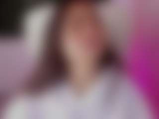 Brunettee-1's Live Sex Cam Show