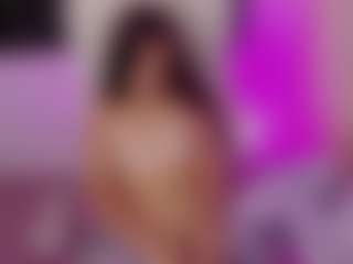 Brunettee-1's Live Sex Cam Show