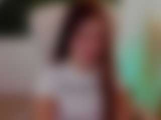 Brunettee-1's Live Sex Cam Show