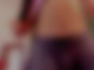 Brunettee-1's Live Sex Cam Show