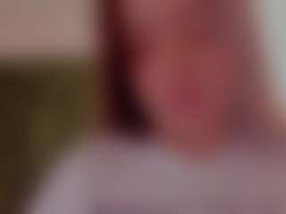 Brunettee-1's Live Sex Cam Show