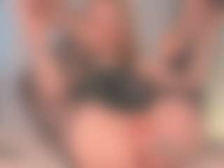 Live cam show with EllyRockstar - Blowjob on TeamSkeetLive