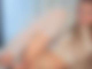 Live cam show with EllyRockstar - Blue Eyes on Latina Girls
