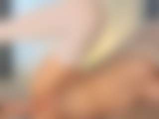 Live cam show with EllyRockstar - Tease Teen (18+) on milfzrlive.com