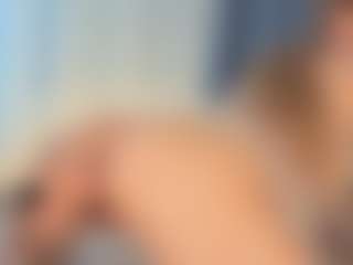 Live cam show with EllyRockstar - Blue Eyes on Camsoda
