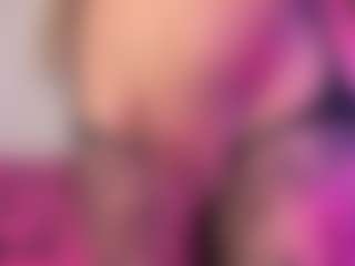 EMMAAA-STOONEE's Live Sex Cam Show