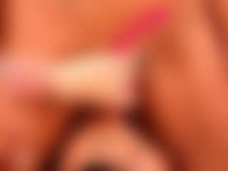 Live cam show with JadeHeaven - Strip on SquirtSoMuch