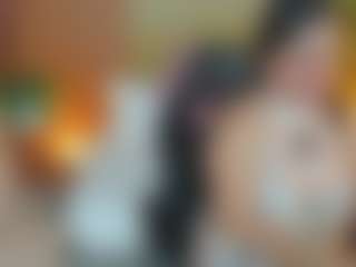 Live cam show with nahia-13 - Shower on AdultVida.com
