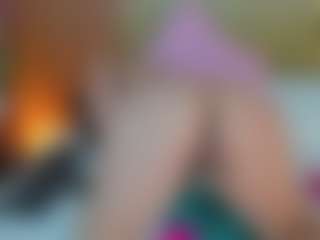 Live cam show with nahia-13 - Moaning on liverealitysex.com
