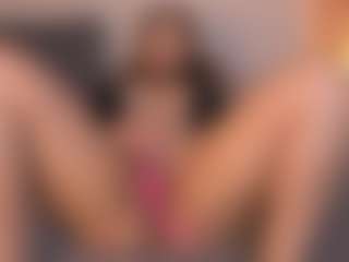Live cam show with Johana Fox - Moaning on milfzrlive.com