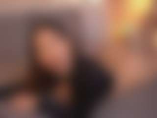 Live cam show with Johana Fox - Average on milfzrlive.com