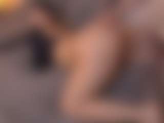 Live cam show with Johana Fox - Moaning on milfzrlive.com