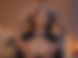 Live cam show with Johana Fox - Drinking on StripNow