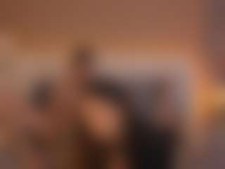 Live cam show with Johana Fox - Average on Fling VIP Chat