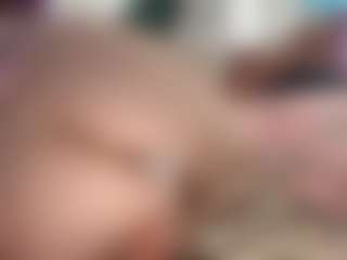 TeresaH2011 MILF webcam performer live streaming