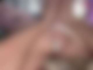 Live cam show with TeresaH2011 - Brown Hair Toys on Camsoda
