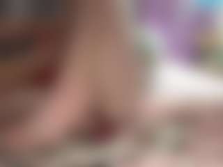 TeresaH2011 MILF webcam performer live streaming