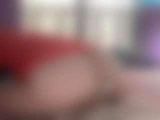 TeresaH2011 MILF webcam performer live streaming