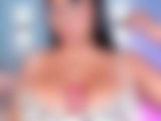 Live cam show with Isa - Black Dildo on Camsoda
