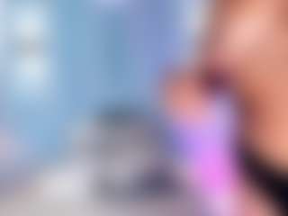 Live cam show with Isa - Granny Squirt on madthumbs