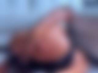 Live cam show with Caroline - Solo on CamClone