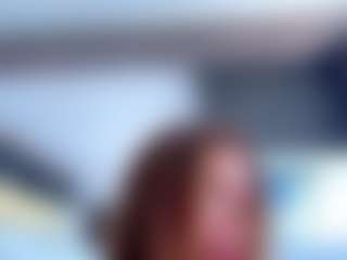 Live cam show with Caroline - Athletic on Chatstar