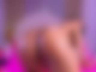 Live cam show with natasha-l - Petite on live18s.com