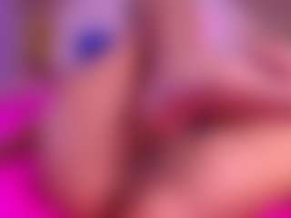 Live cam show with natasha-l - Petite on wildcum.com