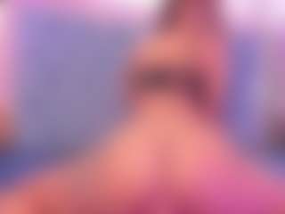Live cam show with Pocahontas-Pow - Black Petite on Livezox