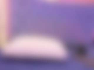 Live cam show with Pocahontas-Pow - Black Petite on friskycurves.com