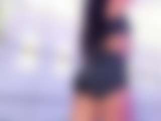 Live cam show with Pocahontas-Pow - Ebony Petite on livesuperchat.net