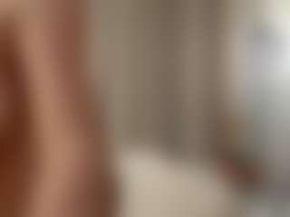 Live-Cam-Show mit CharlotteDupontt - Brown Hair auf Camsoda