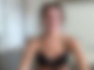 Live cam show with graciesmith27 - Spank Brown Hair on https://playwithruby.com