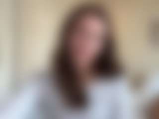 Live cam show with graciesmith27 - Brown Hair on Camsoda