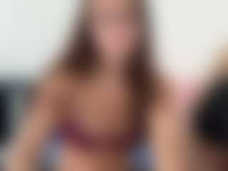 Live cam show with graciesmith27 - HD on friskycurves.com